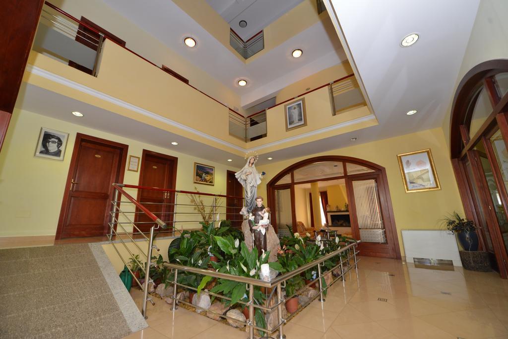 Hotel Rosabel เมจูโกเรีย ภายนอก รูปภาพ